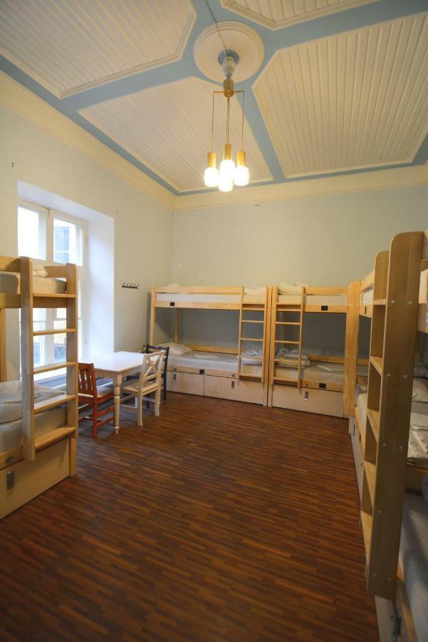 The Monks Bunk Hostel & Bar タリン エクステリア 写真