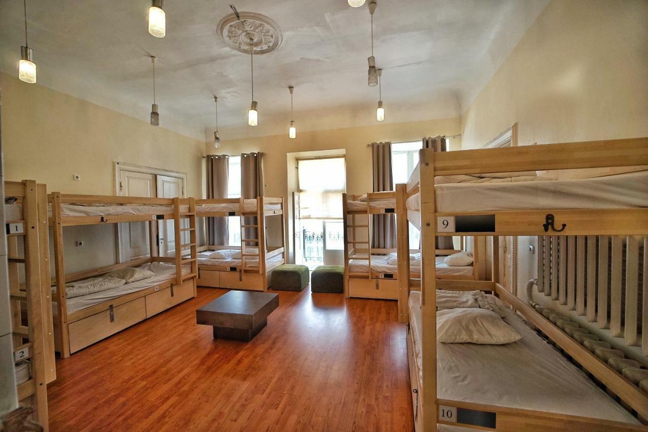 The Monks Bunk Hostel & Bar タリン エクステリア 写真