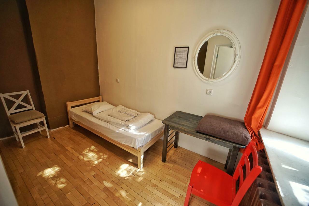The Monks Bunk Hostel & Bar タリン エクステリア 写真