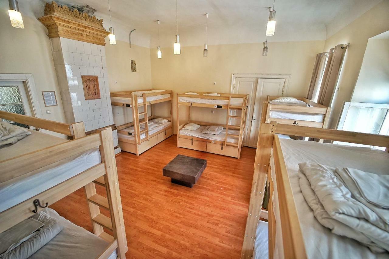 The Monks Bunk Hostel & Bar タリン エクステリア 写真