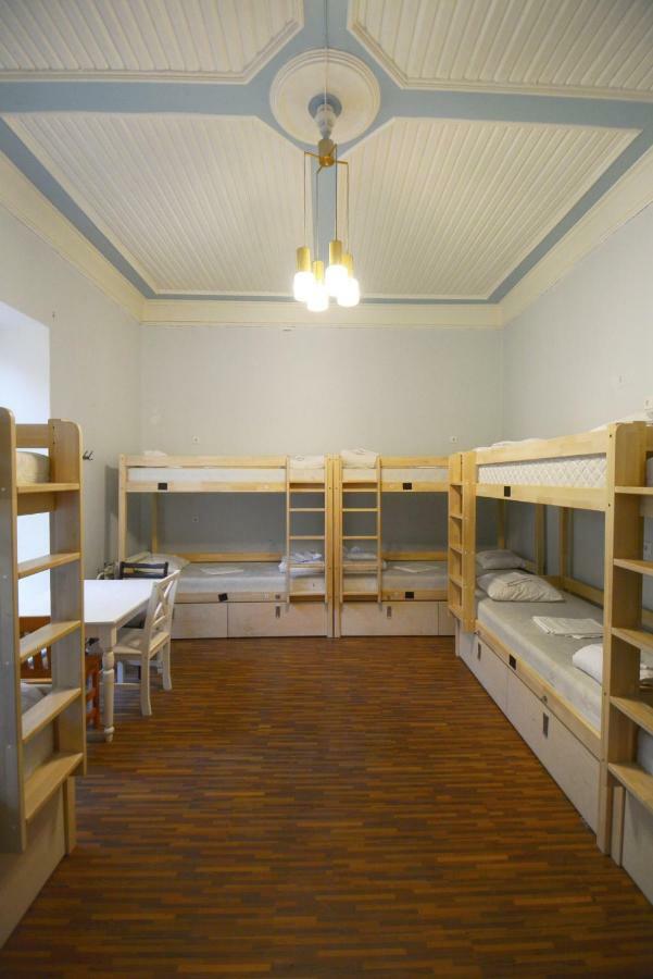 The Monks Bunk Hostel & Bar タリン エクステリア 写真
