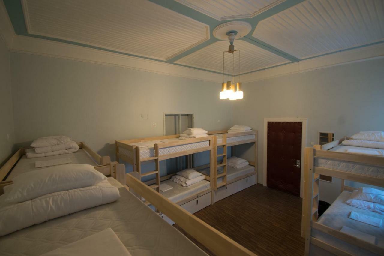 The Monks Bunk Hostel & Bar タリン エクステリア 写真