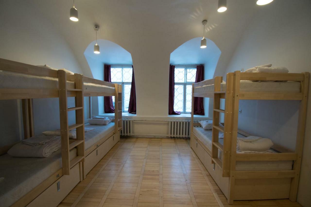 The Monks Bunk Hostel & Bar タリン エクステリア 写真