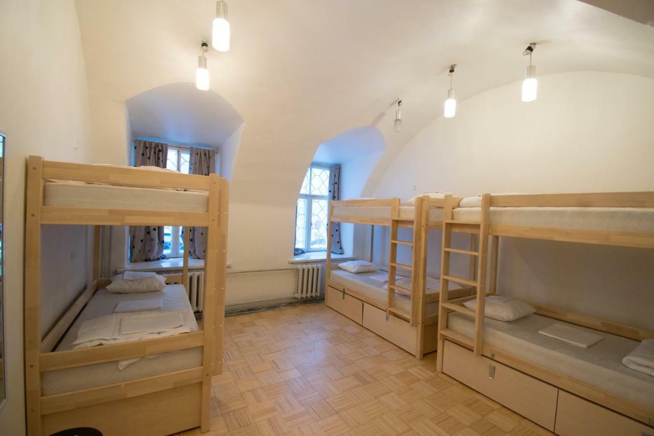The Monks Bunk Hostel & Bar タリン エクステリア 写真