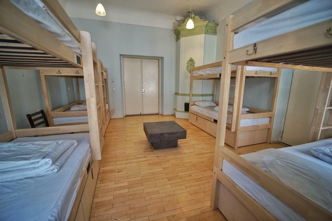The Monks Bunk Hostel & Bar タリン エクステリア 写真