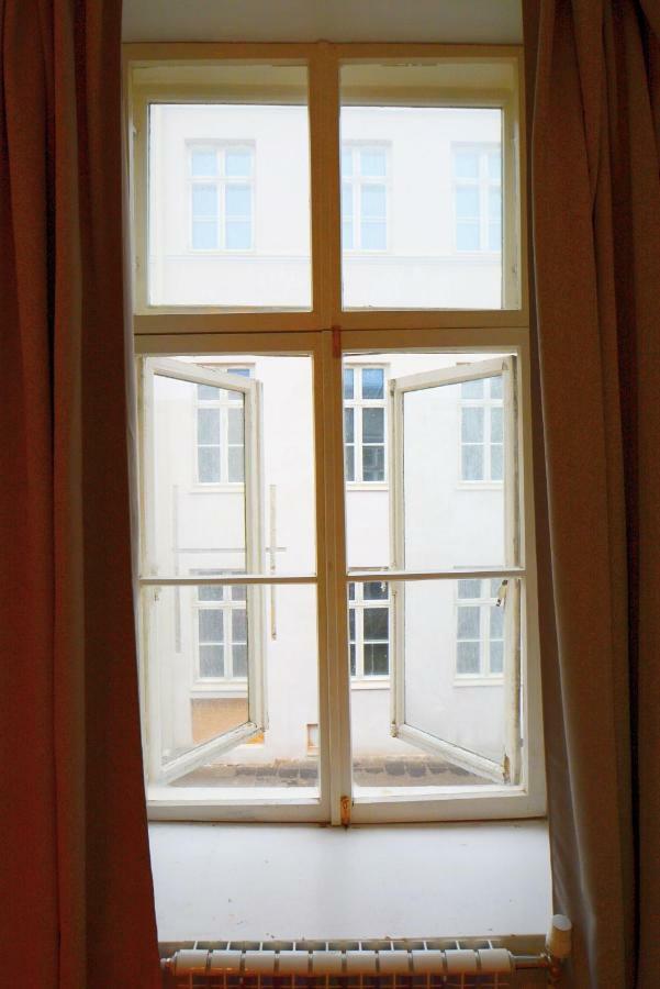 The Monks Bunk Hostel & Bar タリン エクステリア 写真