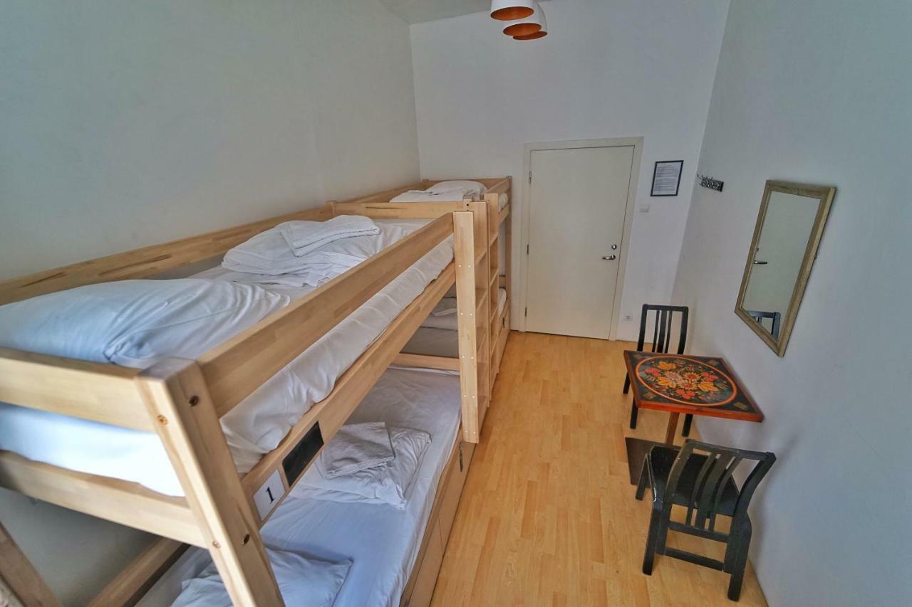 The Monks Bunk Hostel & Bar タリン エクステリア 写真