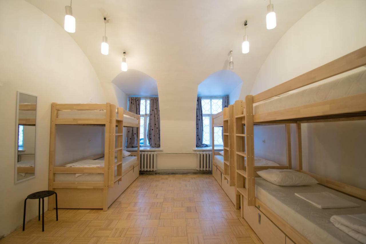 The Monks Bunk Hostel & Bar タリン エクステリア 写真